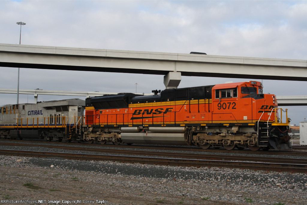 BNSF 9072